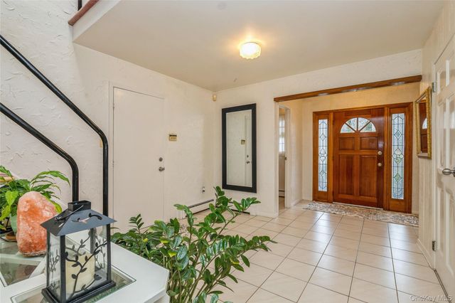 23 Dressler Road, Greenlawn, NY 11740