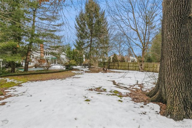 23 Dressler Road, Greenlawn, NY 11740