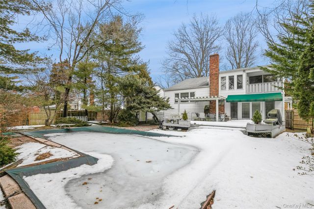 23 Dressler Road, Greenlawn, NY 11740