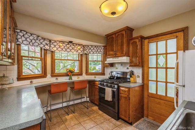 2454 4th Avenue, East Meadow, NY 11554