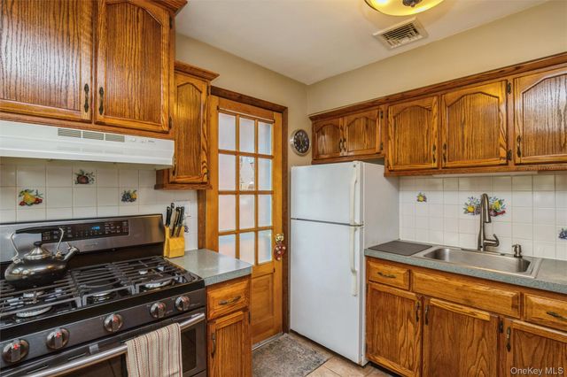 2454 4th Avenue, East Meadow, NY 11554