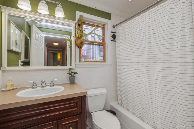 2454 4th Avenue, East Meadow, NY 11554