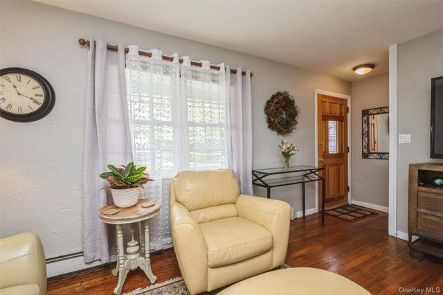 2454 4th Avenue, East Meadow, NY 11554
