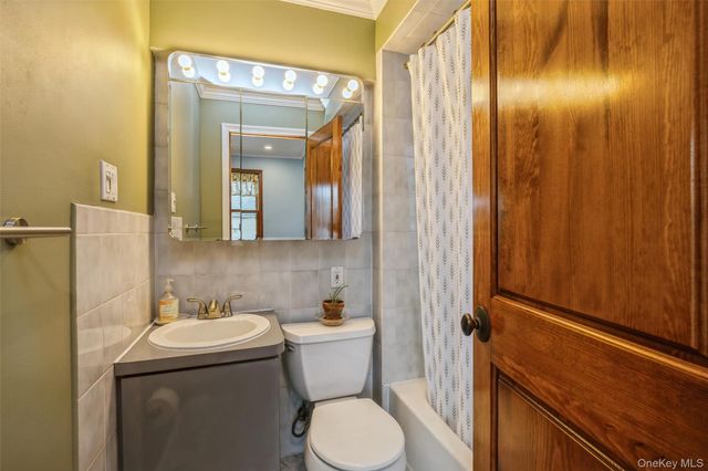 2454 4th Avenue, East Meadow, NY 11554