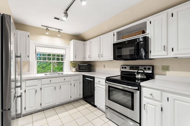 39 Broad St 5, Newburyport, MA 01950