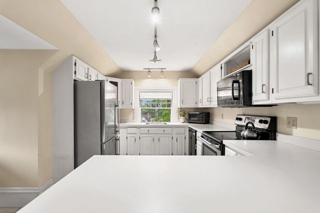 39 Broad St 5, Newburyport, MA 01950