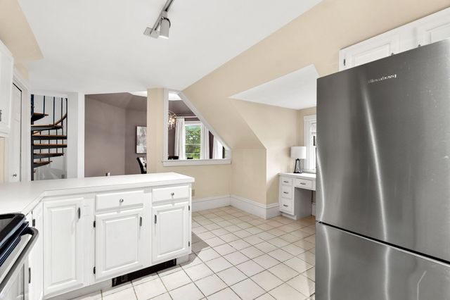 39 Broad St 5, Newburyport, MA 01950