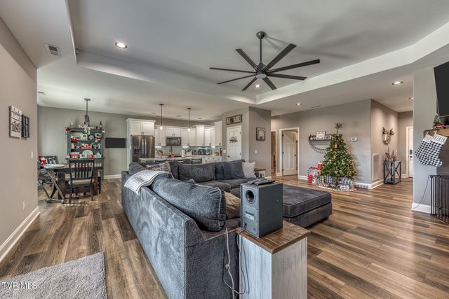 1381 Orchard View Lane, Piney Flats, TN 37686