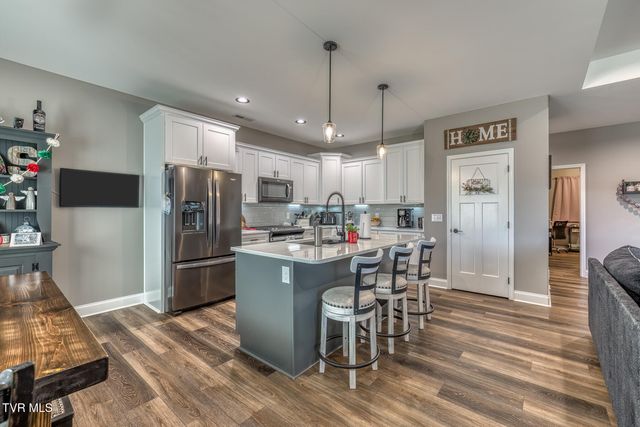 1381 Orchard View Lane, Piney Flats, TN 37686