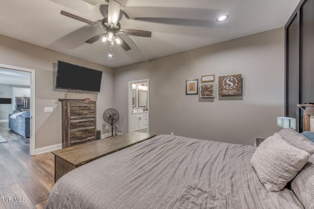 1381 Orchard View Lane, Piney Flats, TN 37686