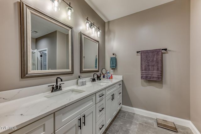 1381 Orchard View Lane, Piney Flats, TN 37686