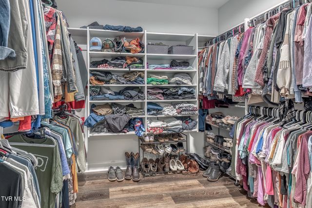 1381 Orchard View Lane, Piney Flats, TN 37686