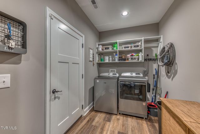 1381 Orchard View Lane, Piney Flats, TN 37686