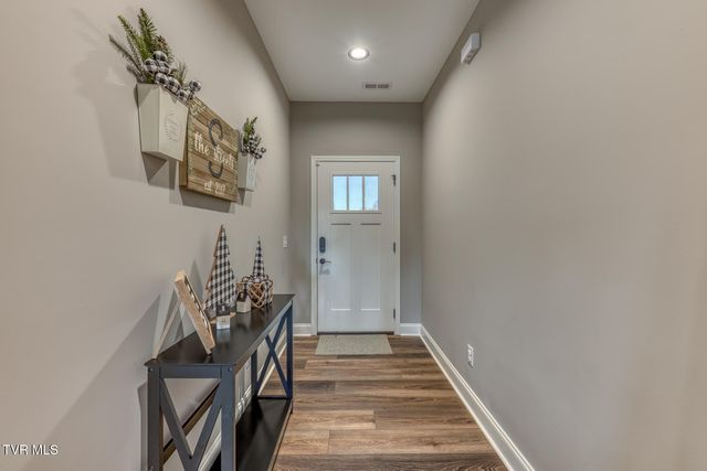 1381 Orchard View Lane, Piney Flats, TN 37686