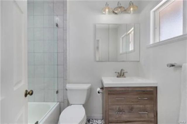 22335 Kittridge Street, Woodland Hills, CA 91303