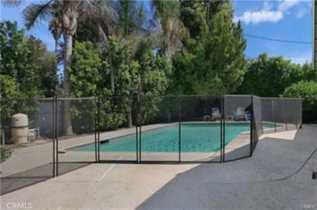 22335 Kittridge Street, Woodland Hills, CA 91303