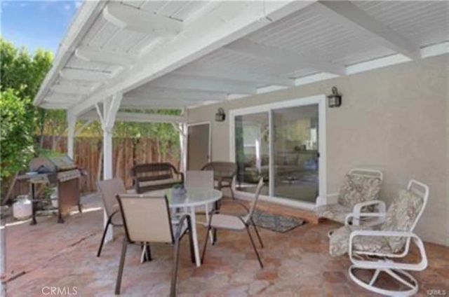 22335 Kittridge Street, Woodland Hills, CA 91303