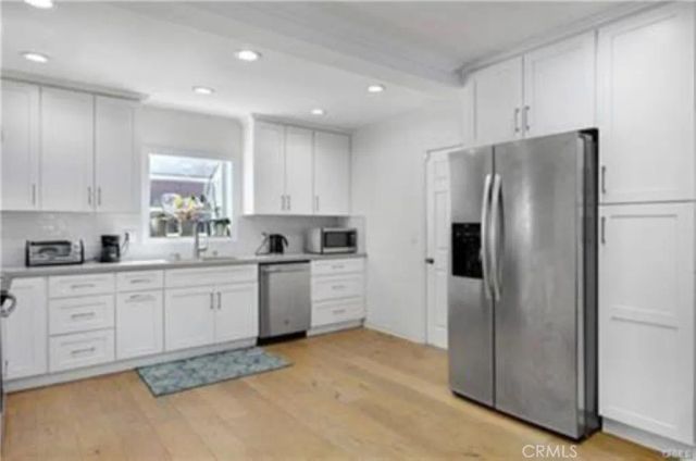 22335 Kittridge Street, Woodland Hills, CA 91303