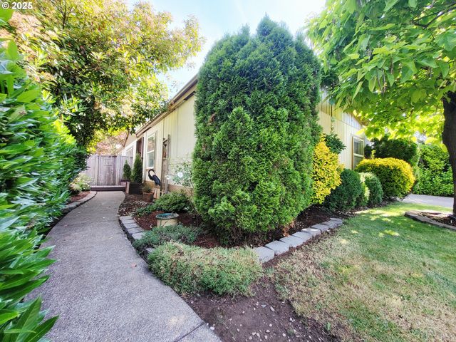 2350 N TERRY St 55, Eugene, OR 97402