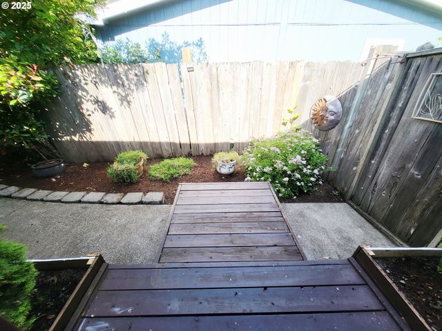 2350 N TERRY St 55, Eugene, OR 97402