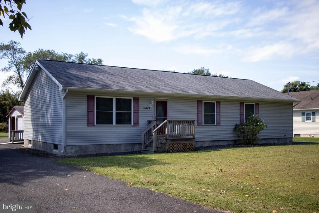 1327 GARRY AVE, Vineland, NJ 08361