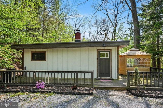 1990 RED BANK RD, Dover, PA 17315