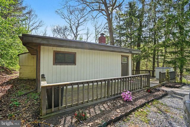 1990 RED BANK RD, Dover, PA 17315