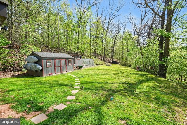 1990 RED BANK RD, Dover, PA 17315