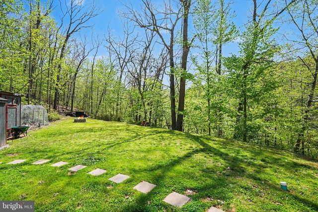 1990 RED BANK RD, Dover, PA 17315