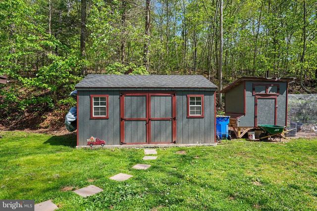 1990 RED BANK RD, Dover, PA 17315