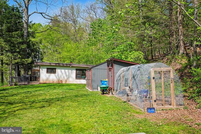 1990 RED BANK RD, Dover, PA 17315