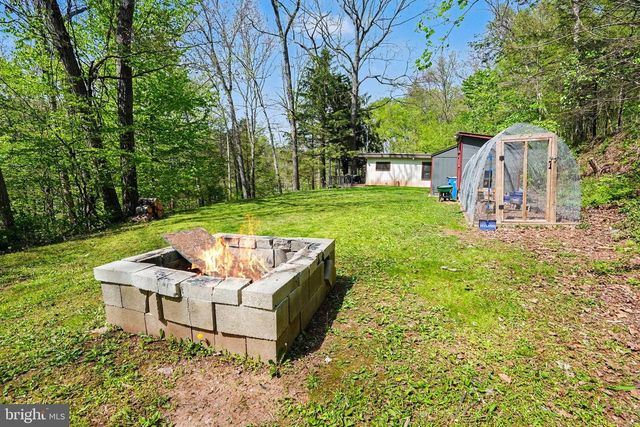 1990 RED BANK RD, Dover, PA 17315