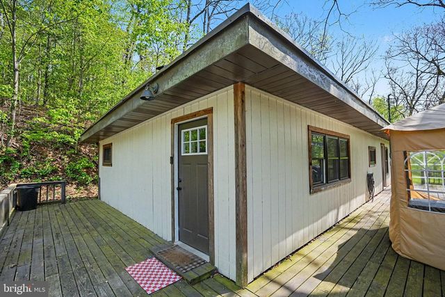 1990 RED BANK RD, Dover, PA 17315
