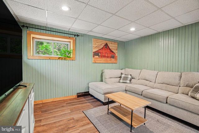 1990 RED BANK RD, Dover, PA 17315