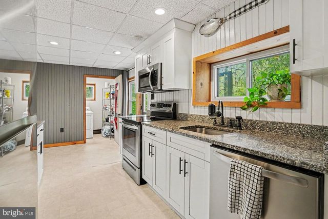 1990 RED BANK RD, Dover, PA 17315