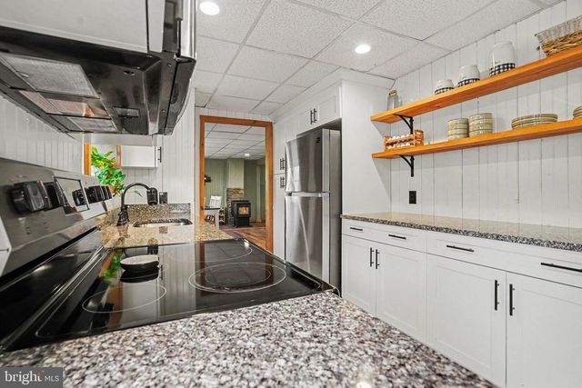 1990 RED BANK RD, Dover, PA 17315