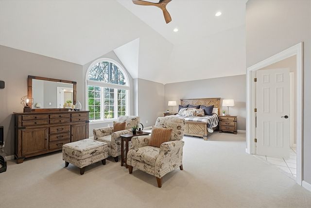 491 Acorn Park Dr 62, Acton, MA 01720