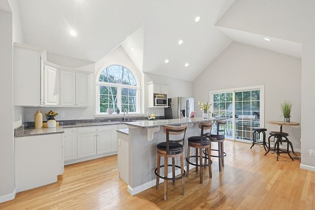 491 Acorn Park Dr 62, Acton, MA 01720