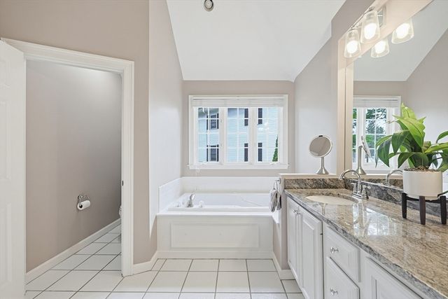 491 Acorn Park Dr 62, Acton, MA 01720