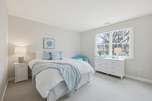 491 Acorn Park Dr 62, Acton, MA 01720