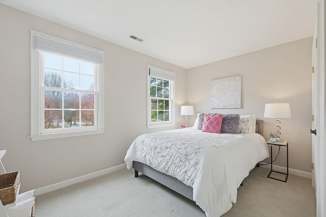 491 Acorn Park Dr 62, Acton, MA 01720