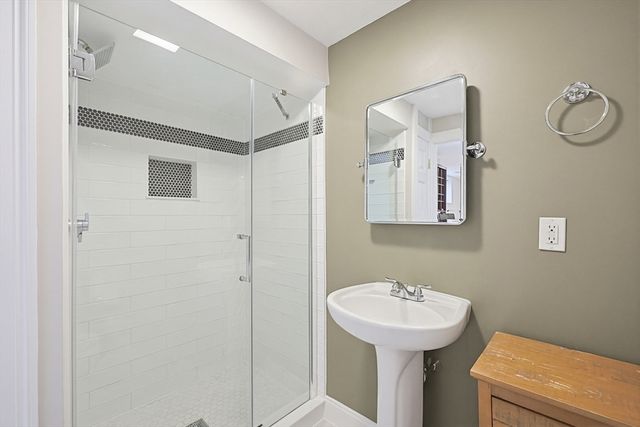 491 Acorn Park Dr 62, Acton, MA 01720