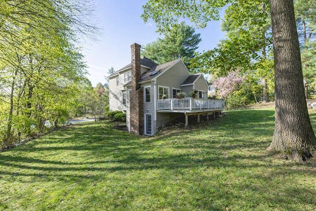 491 Acorn Park Dr 62, Acton, MA 01720