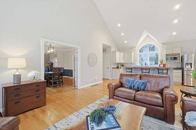 491 Acorn Park Dr 62, Acton, MA 01720