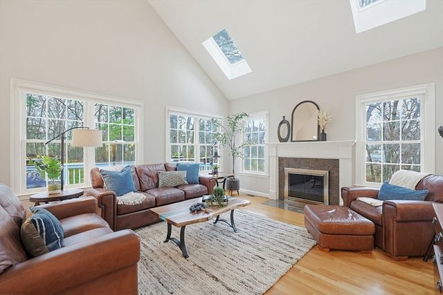 491 Acorn Park Dr 62, Acton, MA 01720