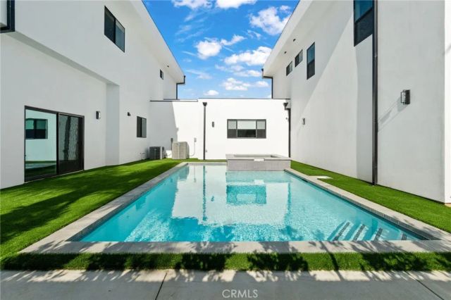 4415 Parkview Drive, Lakewood, CA 90712