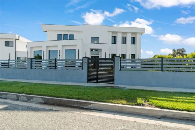 4415 Parkview Drive, Lakewood, CA 90712