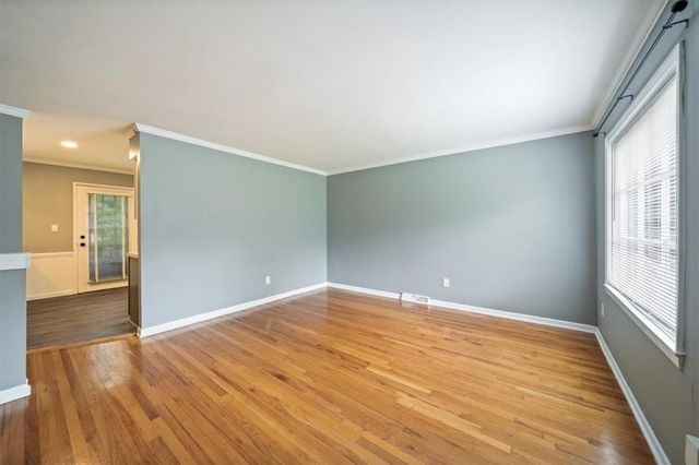 9934 England Drive, Overland Park, KS 66212