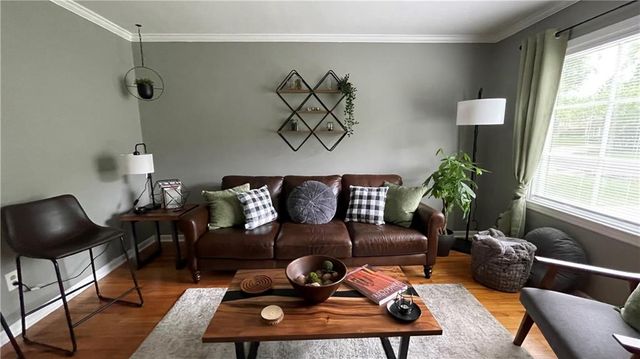 9934 England Drive, Overland Park, KS 66212