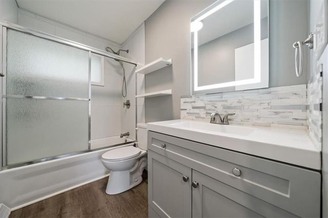 9934 England Drive, Overland Park, KS 66212